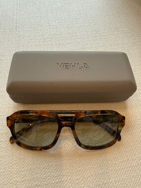 VEHLA Tortoiseshell Sunglasses with Green Lenses